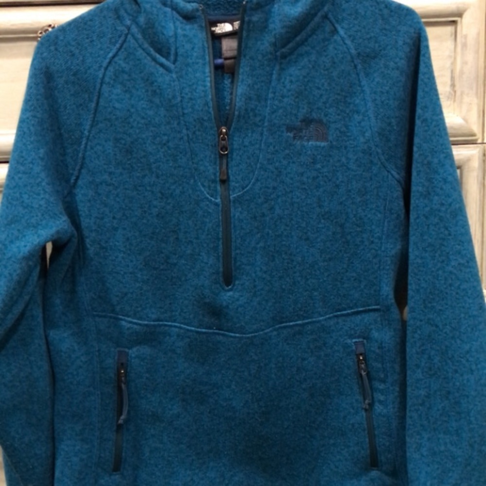 Pull over with hood - sweater material!